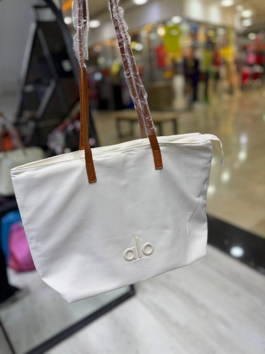 توت بگ زنانه alo مسترکوالیتی در رنگبندی