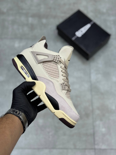 کفش مردانه مدل Nike air jordan 4 retro رنگبندی دارد